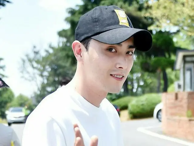 Hicheol (ZE: A), entered the army discipline training center.
