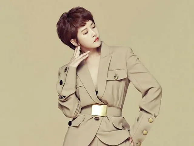 Actress Kim Sun A, released pictures. Magazine ”Instyle”.