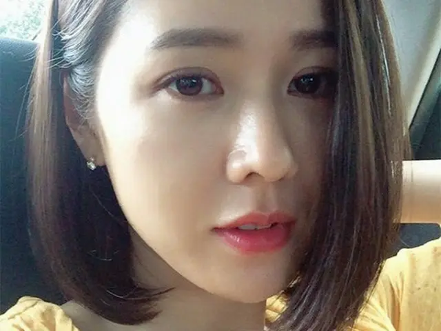 Actress Son Ye Jin, recently released. ”It will rain while I am shooting, but Iwill laugh.” I'm prep