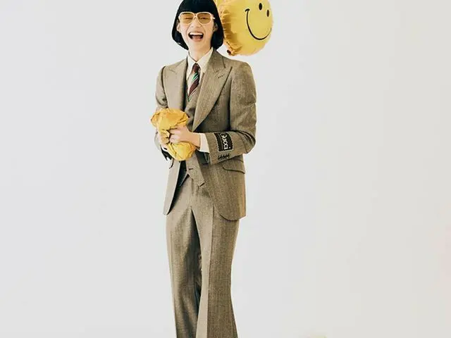 [G Official gq]   Looking at a beautiful smile naturally makes you feel better. 