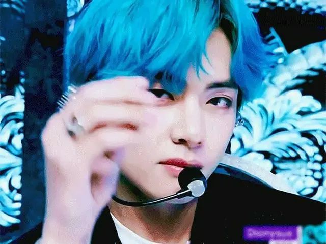 "Ending Fairy Moments" is Hot Topic in Korea. .  ● For #BTS (BTS) V. . 