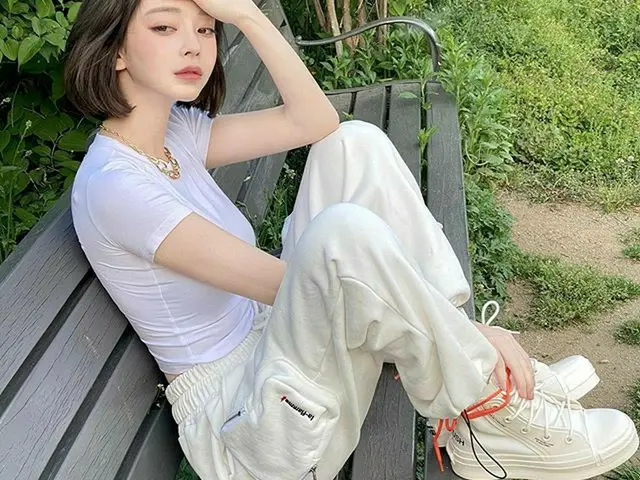 [G Official] Model Kang Taeri, quiet estuary Air is also good It was good to sit