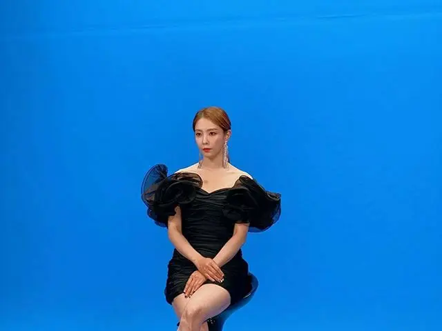 [G Official] BoA, blue screen shooting for the first time in a while 😎 #Voice K