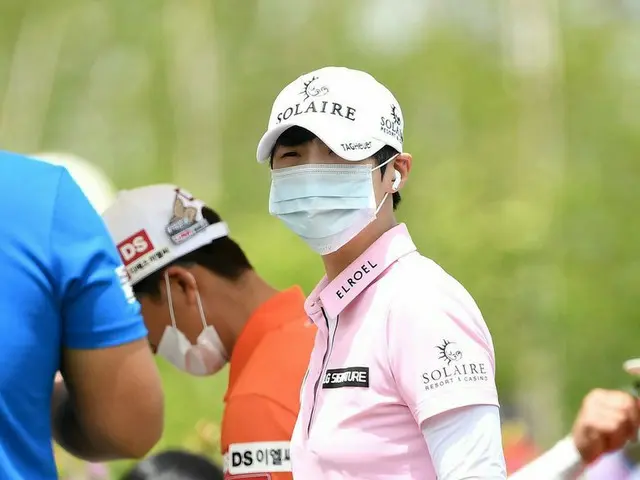 Women's professional golfer Park Sung-hyun participated in the Korean tour "KLPG
