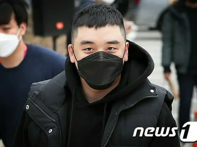 BIGBANG former member VI, while a trial related to BURNING SUN is being transfer