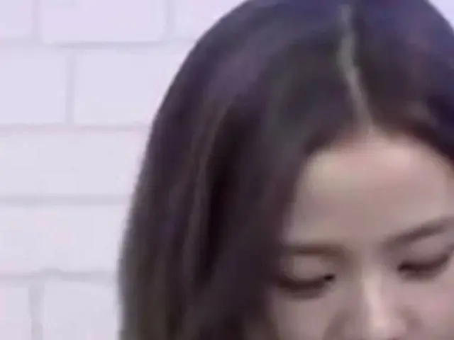 #BLACKPINK Jisoo, "Disappointed expression" is trending in Korea. ● The decorati