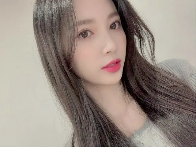 [T Official] CherryBullet, [#support #JIWON] Hello 😊  #CherryBullet #CherryBull