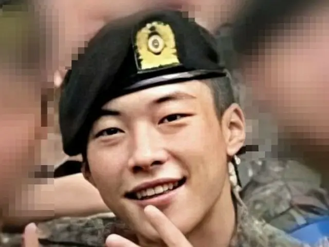 Actor Woo Do Hwan trending for his military uniform looks is too handsome.