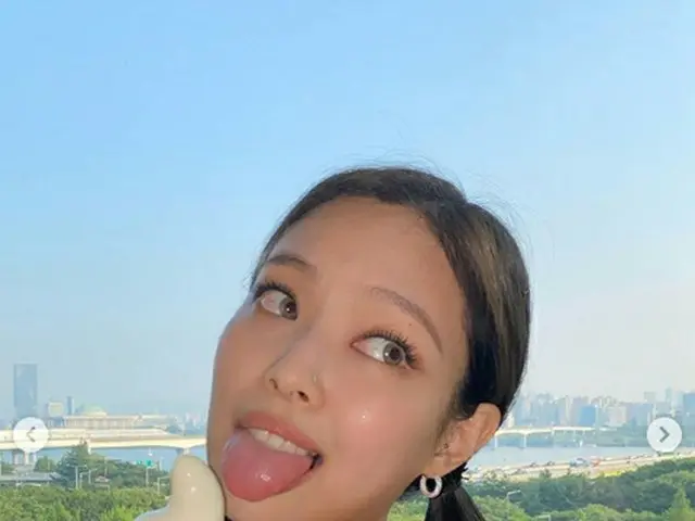 "BLACK PINK" JENNIE, casual nose piercing is trending.