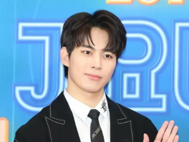 #VIXX Hon Bin joining the army today. left comments to share his feelings ● Toda