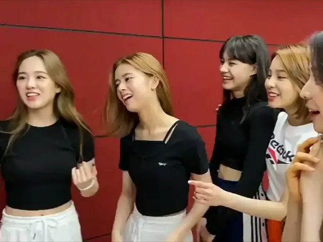 #NiziU, master "JY Park" new song reproduction is Hot Topic in Korea. ● Currentl