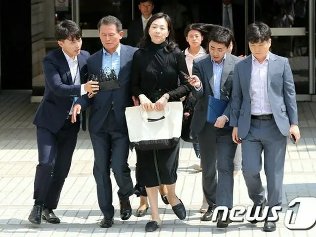 In Korea, the theory that "rich people are taller" has emerged.  ● Late Chairman