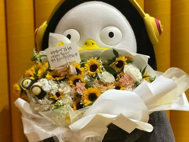 Popular Korean creator Peng Soo, the size of the bouquet received from the fans 