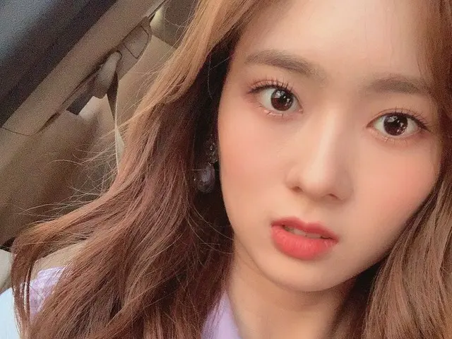 [T Official] CherryBullet, [#May #MAY] Today's selfie 👒  Roulette often sent on