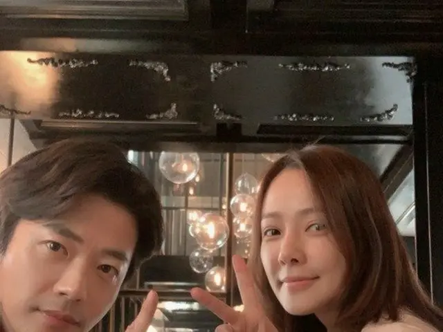 Kwon Sang Woo & Son Tae Yeon's showcases the latest status of their lunch datetogether on their 12th