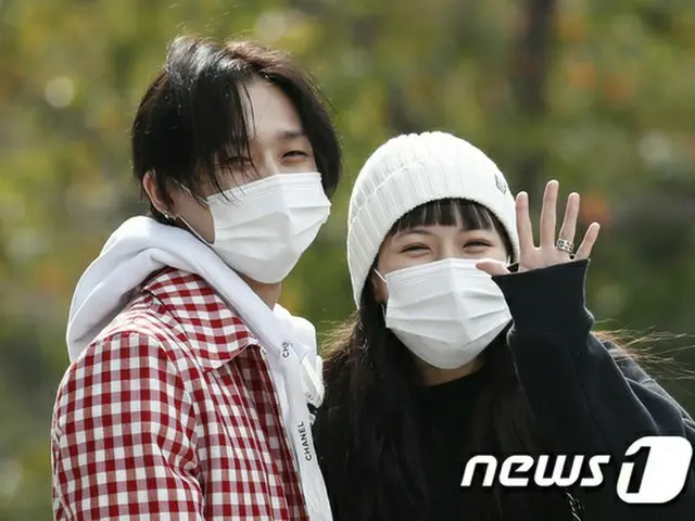 HyunA supports EDawn who appears on SBS Power FM "Che Hwa-Jeong's Power Time".
