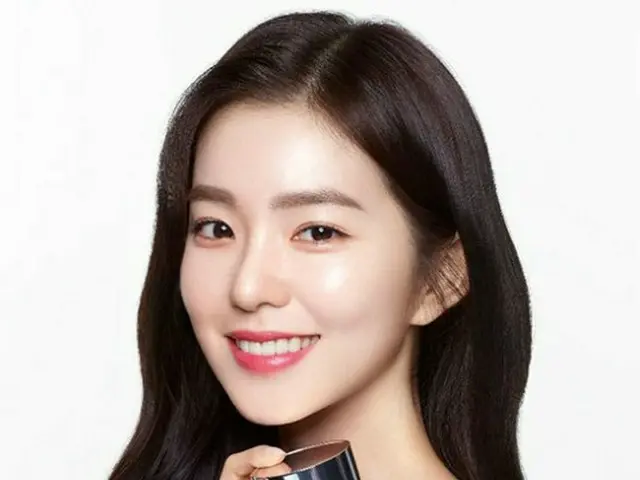 Cosmetic brand CLINIQUE took down Red Velvet IRENE poster etc. due to power hara