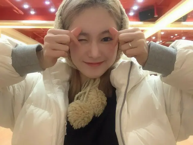 [T Official] EVERGLOW, [#Mia] Everyone! The season for earmuffs has finally arri