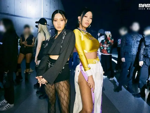[T Official] MAMAMOO, RT MnetMAMA: [#2020MAMA] Before going on stage #Jessi X#hwasa #MAMA #Mnet