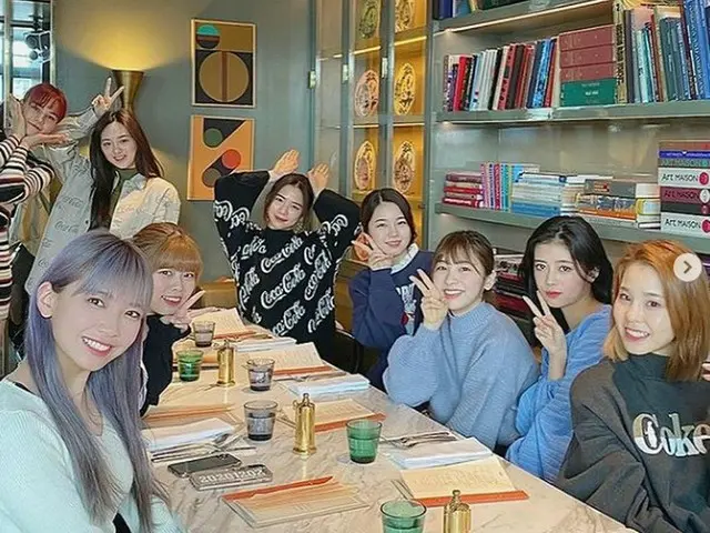 NiziU Mihi to resume activities. A group shot of 9 people on Instagram.