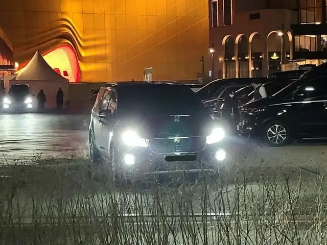 #BTS, today's situation. ● arrives to work in the shooting studio early in the m