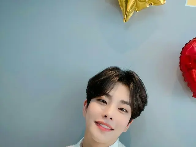 [T Official] ASTRO, the cold wind blows, everyone should wear warm these days Wr