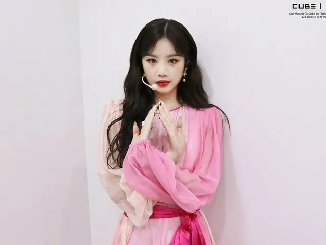 [T Official] (G), I-DLE, [📸] (G), I-DLE [HWAA] Music Program Waiting Room Behin