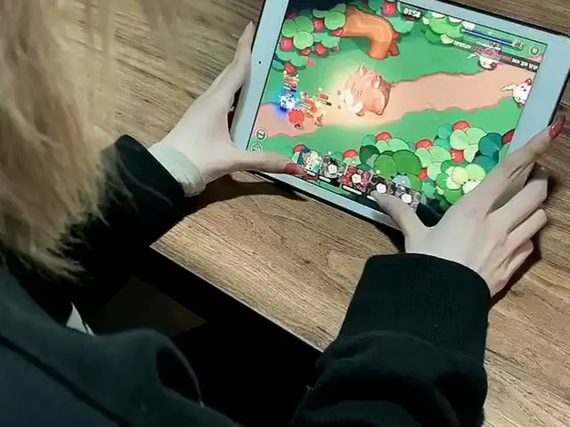 [T Official] EVERGLOW, [ONDA] Forever, I'm playing a game. After all I am a stro