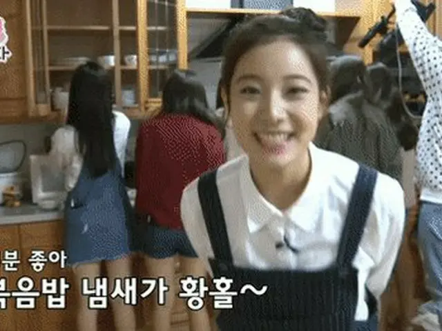 APRIL,The appearance of Hyunjoo not being among the members who were cooking is 