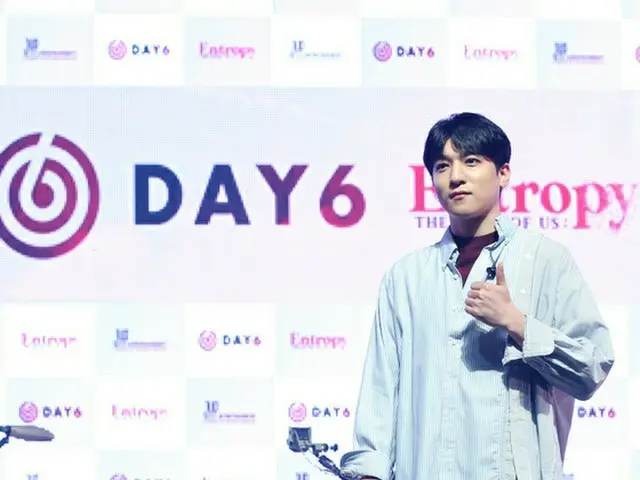 "DAY6" Songjin suddenly announces that he will join the army today on VLIVE live