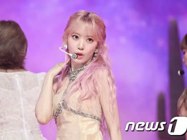 Is IZ*ONE's MIYAWAKI SAKURA going to Big Hit? Korean coverage. If realized, will