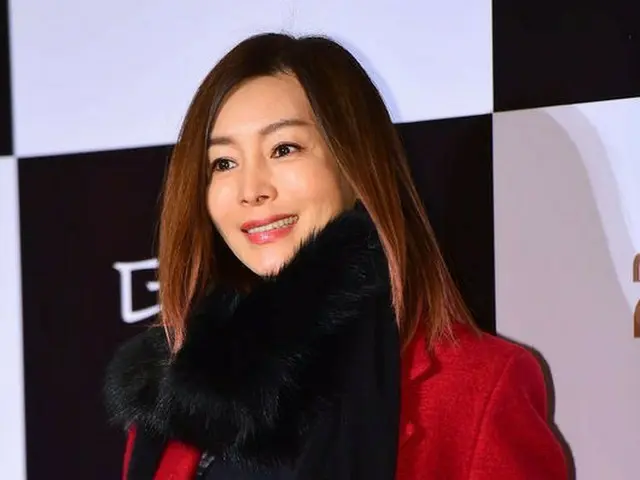 Re-contracted with actress Hwang Cine and SM C & C. .. ..