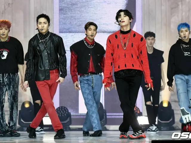 The title song "INSIDE OUT" was shown at NU'EST_ and showcase. .. ..