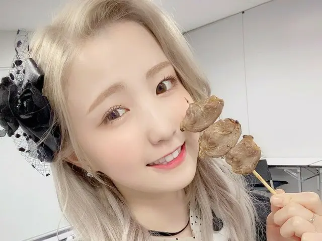 IZONE former member HONDA HITOMI returns to AKB48. On the 23rd, a surprise appea