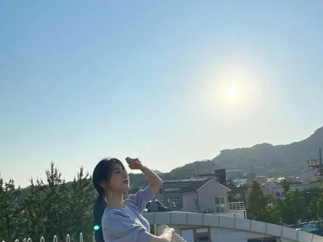 IZONE former member Lee Chae Young also opened a personal SNS. Follow MIYAWAKI S