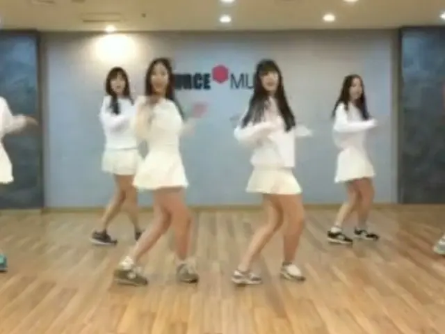 GFRIEND UMJI released the video at the time of their debut. A state of practicin