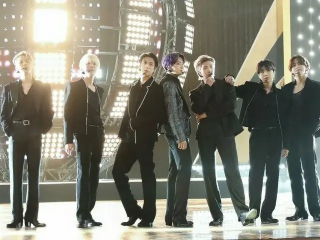 BTS unveiled the first performance of the new song "Butter" at "2021 BillBoArd M
