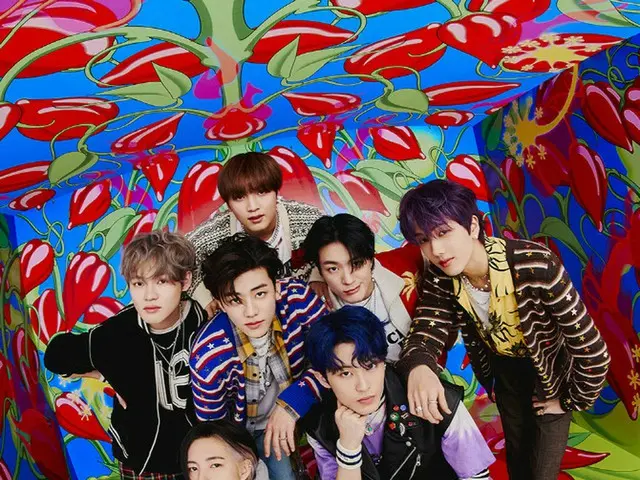 ”NCT DREAM” and 1st full album ”Hot Sauce” are No. 1 on GAON's album and retailalbum charts and down