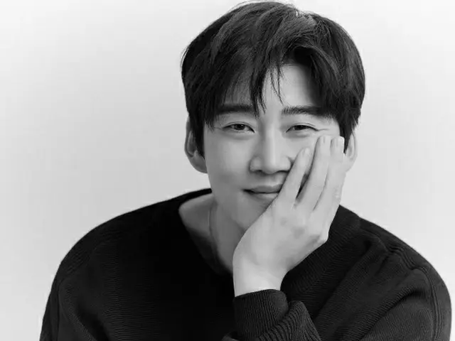 Actor Yoon Kye Sang reports that he is dating a beauty brand representative fiveyears younger with t