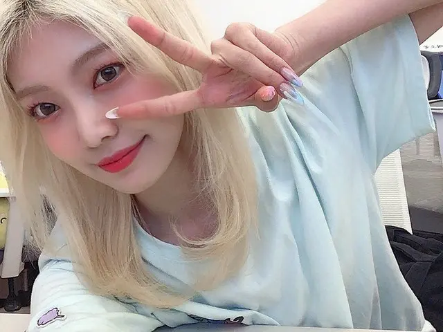 [T Official] EVERGLOW, [#Coming] Cotton candy people 🍭✨ Did everyone have a fun