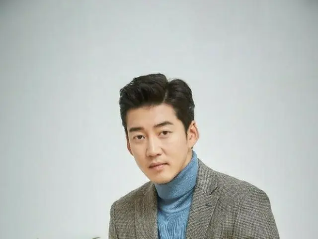 Actor Yoon Kye Sang gets married and reports this fall with a beautyentrepreneur five years younger.