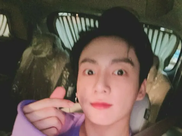 [D Official big] RT BTS_twt: Hatu on the way home.