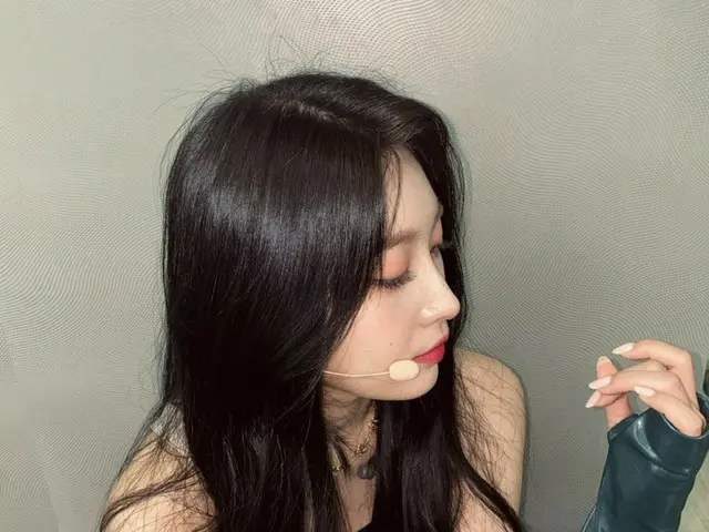 [T Official] EVERGLOW, [#prefecture] Drinking the world 🍏👒🦖🥝 ..