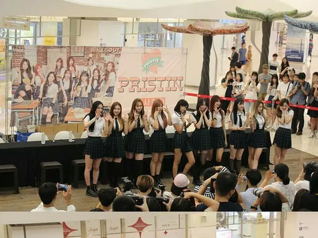 PRISTIN, the autograph session for their fans was held at the COEX live plaza inthe afternoon of 10t