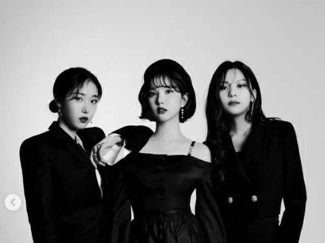 Eunha & SinB & UMJI who worked together in ”GFRIEND”, and at the same time, theybelong to BPM Enter