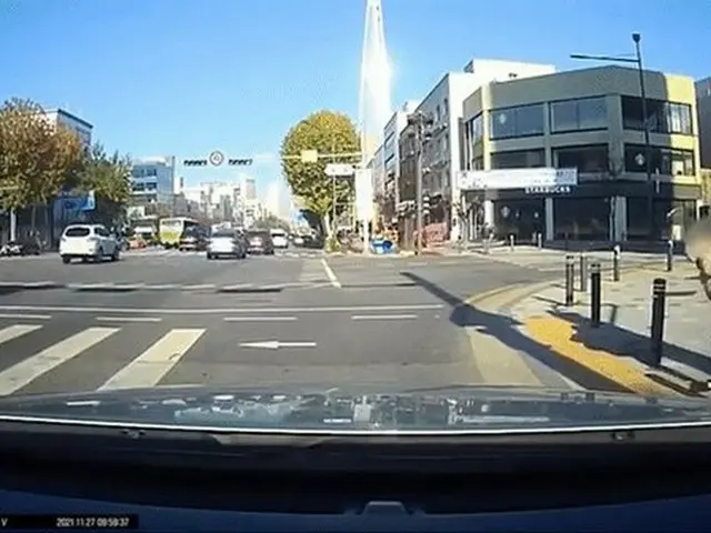 A taxi driver who found a mother crying while holding an unconscious child in Se