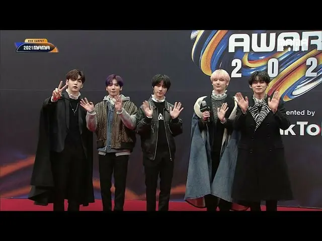 [Official mnk] [2021 MAMA] Red Carpet with TOMORROW X TOGETHER_  | Mnet 211211 B