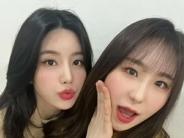 Published photos with Kwon Eun Bi and Lee Chae Young. IZONE's friendship. .. ..