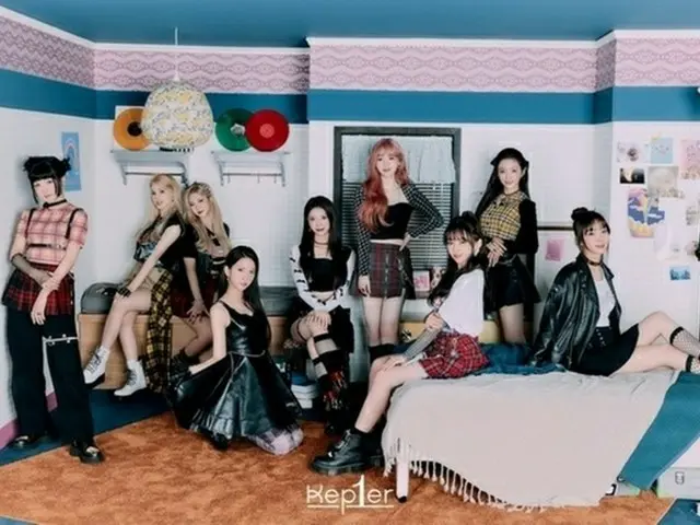 Kep1er's debut album's initial sales exceeded 200,000. No. 1 in all K-POP girl g