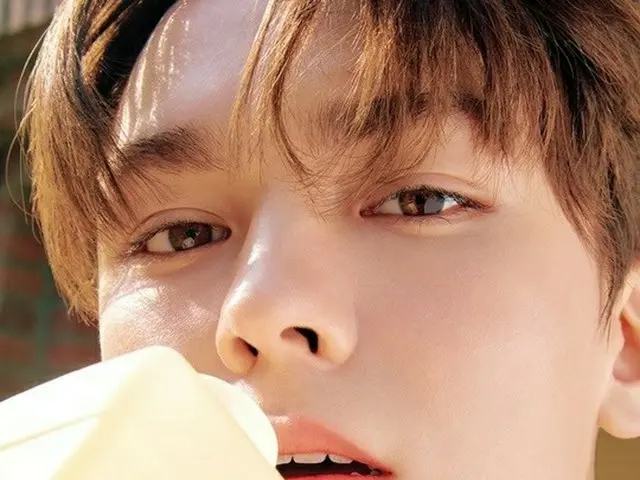 SEVENTEEN VERNON, released the photos from 1st Look. 